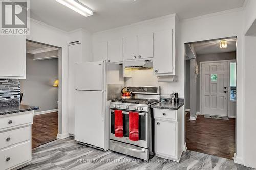 813 Norwood Terrace, Peterborough (Monaghan), ON - Indoor Photo Showing Kitchen