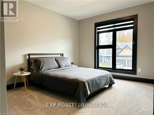 86 Optimist Drive, Southwold (Talbotville), ON - Indoor Photo Showing Bedroom