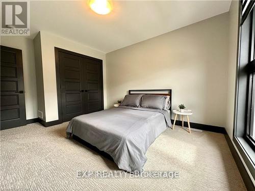 86 Optimist Drive, Southwold (Talbotville), ON - Indoor Photo Showing Bedroom