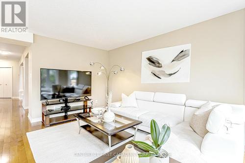 1822 Gough Avenue, London, ON - Indoor Photo Showing Living Room