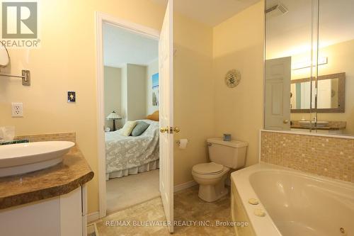 21 - 55 Lake Road W, Lambton Shores (Grand Bend), ON - Indoor Photo Showing Bathroom