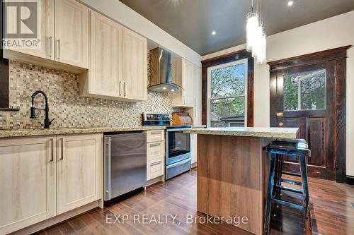 80 Spadina Avenue, Hamilton (Gibson), ON - Indoor Photo Showing Kitchen With Upgraded Kitchen