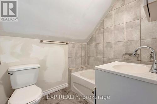 80 Spadina Avenue, Hamilton (Gibson), ON - Indoor Photo Showing Bathroom