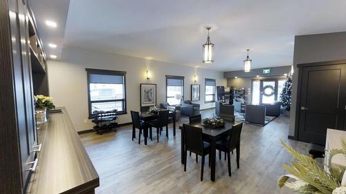 715 D - 700 Bighorn Boulevard, Radium Hot Springs, BC - Indoor Photo Showing Dining Room