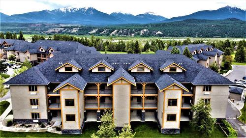 715 D - 700 Bighorn Boulevard, Radium Hot Springs, BC - Outdoor With Facade