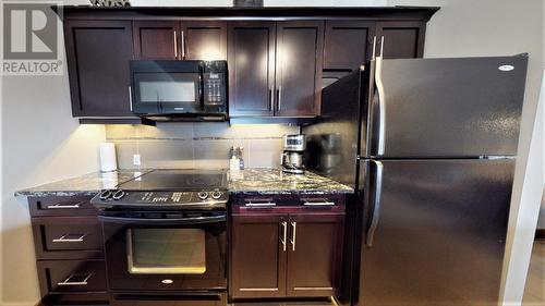 700 Bighorn  Boulevard Unit# 715 D, Radium Hot Springs, BC - Indoor Photo Showing Kitchen