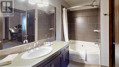 700 Bighorn  Boulevard Unit# 715 D, Radium Hot Springs, BC - Indoor Photo Showing Bathroom