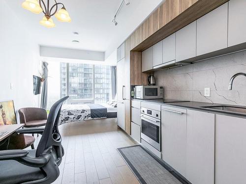 Living room - 4506-1188 Rue St-Antoine O., Montréal (Ville-Marie), QC - Indoor Photo Showing Kitchen