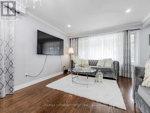 34 Alpaca Drive, Toronto (Woburn), ON - Indoor Photo Showing Living Room