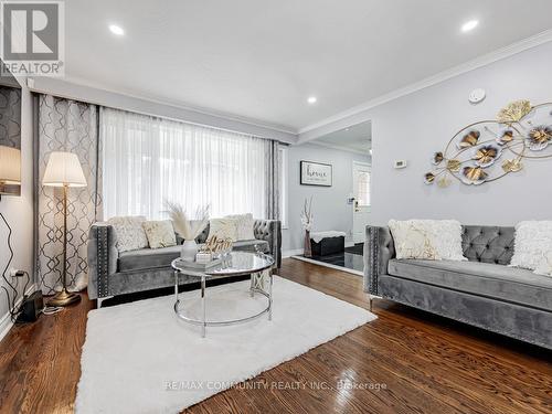 34 Alpaca Drive, Toronto (Woburn), ON - Indoor Photo Showing Living Room