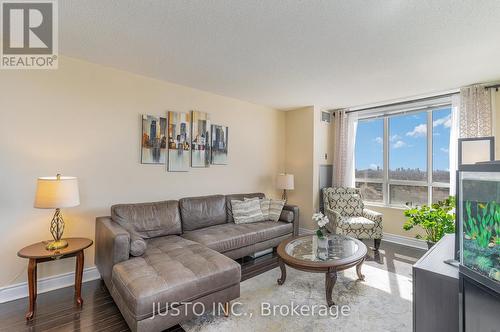 Sph05 - 5001 Finch Avenue E, Toronto (Agincourt North), ON - Indoor Photo Showing Living Room