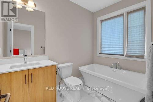 942 Isaac Phillips Way, Newmarket (Summerhill Estates), ON - Indoor Photo Showing Bathroom