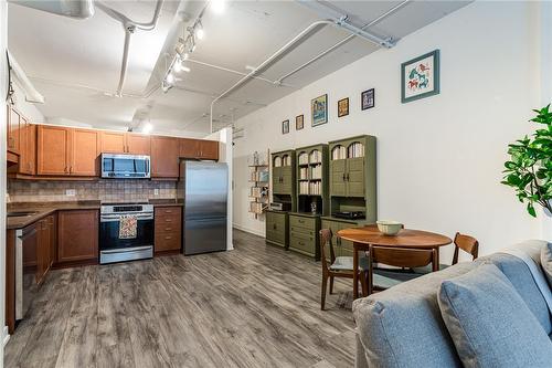 66 Bay Street S|Unit #118, Hamilton, ON - Indoor Photo Showing Kitchen With Stainless Steel Kitchen