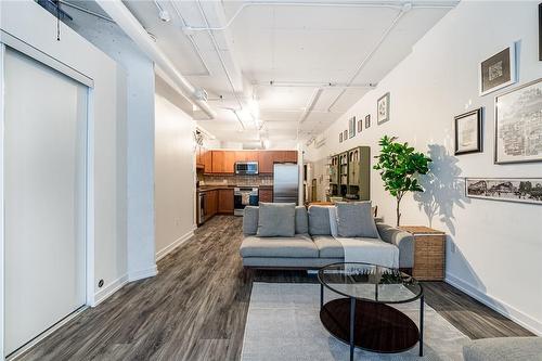 66 Bay Street S|Unit #118, Hamilton, ON - Indoor Photo Showing Living Room