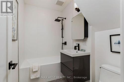 58 Springhurst Avenue, Toronto (South Parkdale), ON - Indoor Photo Showing Bathroom