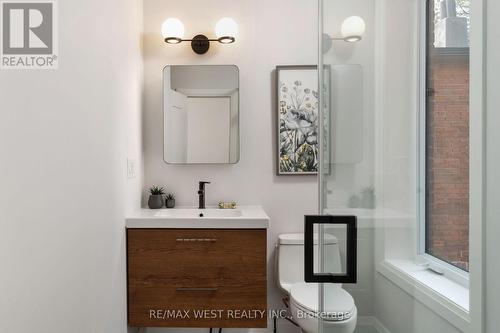 58 Springhurst Avenue, Toronto (South Parkdale), ON - Indoor Photo Showing Bathroom