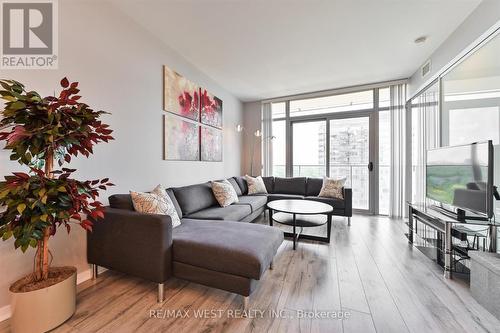 2113 - 103 The Queensway Avenue, Toronto (High Park-Swansea), ON - Indoor Photo Showing Living Room