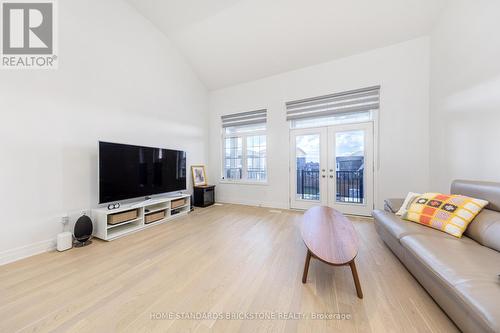 66 Saxony Street, Kitchener, ON - Indoor Photo Showing Living Room