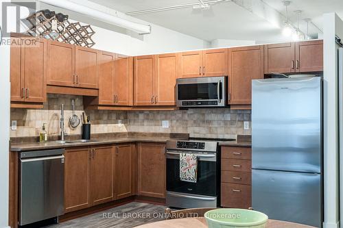 118 - 66 Bay Street S, Hamilton (Durand), ON - Indoor Photo Showing Kitchen With Stainless Steel Kitchen