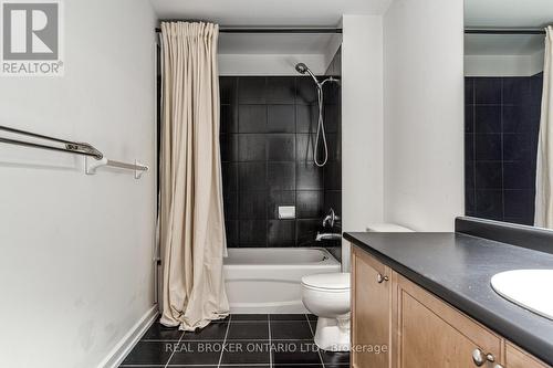 118 - 66 Bay Street S, Hamilton (Durand), ON - Indoor Photo Showing Bathroom