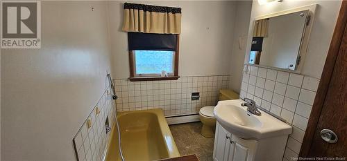 13 Stafford Street, Moncton, NB - Indoor Photo Showing Bathroom