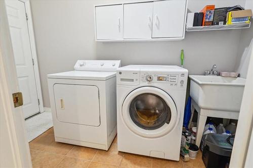 2232 Creekview Drive, Burlington, ON - Indoor Photo Showing Laundry Room