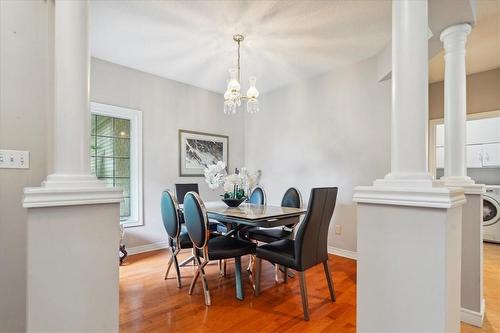 2232 Creekview Drive, Burlington, ON - Indoor Photo Showing Dining Room