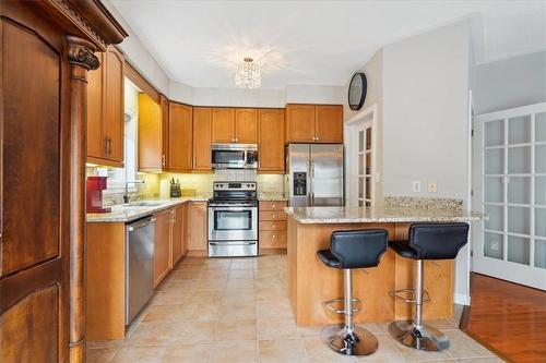 2232 Creekview Drive, Burlington, ON - Indoor Photo Showing Kitchen