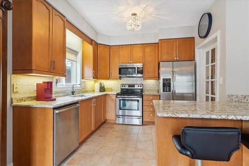 2232 Creekview Drive, Burlington, ON - Indoor Photo Showing Kitchen