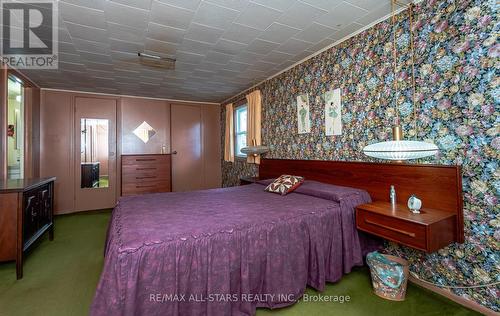 236 Shorecrest Road, Georgina (Keswick North), ON - Indoor Photo Showing Bedroom