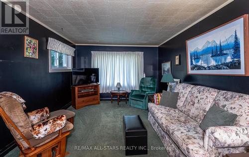 236 Shorecrest Road, Georgina (Keswick North), ON - Indoor Photo Showing Living Room