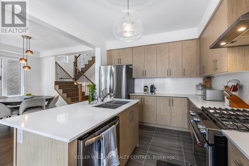 1381 Davis Loop, Innisfil (Lefroy), ON - Indoor Photo Showing Kitchen With Double Sink With Upgraded Kitchen