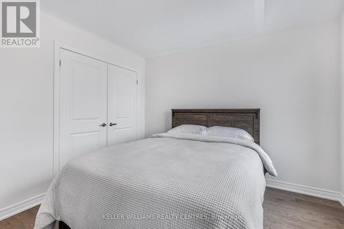 1381 Davis Loop, Innisfil, ON - Indoor Photo Showing Bedroom