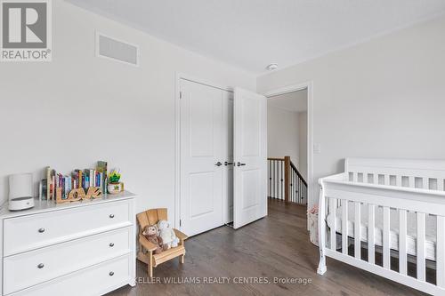 1381 Davis Loop, Innisfil, ON - Indoor Photo Showing Bedroom