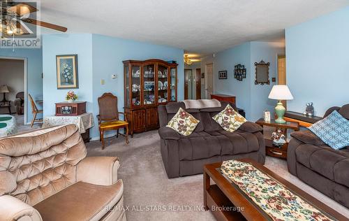 207 - 111 Grew Boulevard, Georgina (Sutton & Jackson'S Point), ON - Indoor Photo Showing Living Room