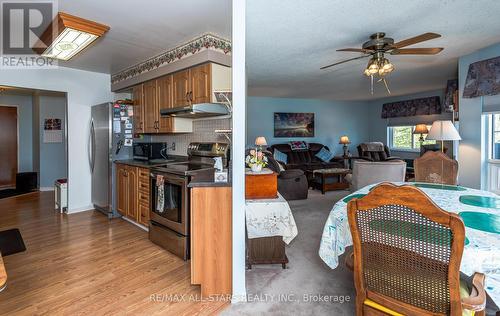 207 - 111 Grew Boulevard, Georgina (Sutton & Jackson'S Point), ON - Indoor Photo Showing Kitchen