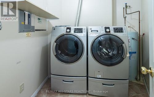 207 - 111 Grew Boulevard, Georgina (Sutton & Jackson'S Point), ON - Indoor Photo Showing Laundry Room