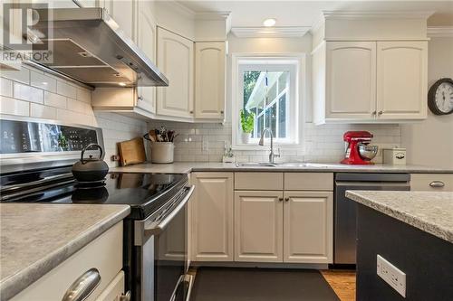 362 Belliveau Street, Dieppe, NB - Indoor Photo Showing Kitchen