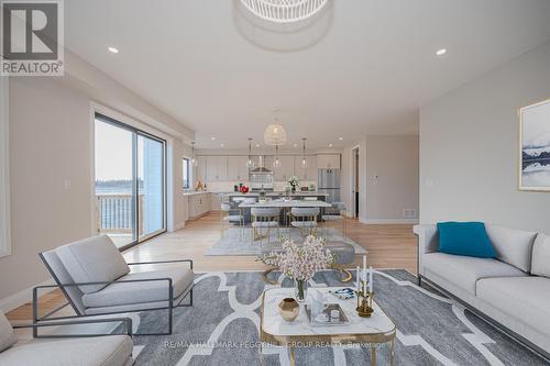 63 Gateway Drive, Barrie, ON - Indoor Photo Showing Living Room