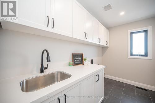 63 Gateway Drive, Barrie, ON - Indoor Photo Showing Kitchen