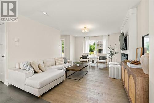 288 O'Neill Street, Moncton, NB - Indoor Photo Showing Living Room