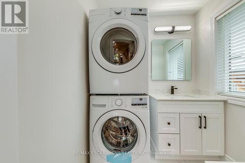 443 Pineland Avenue, Oakville (Bronte East), ON - Indoor Photo Showing Laundry Room