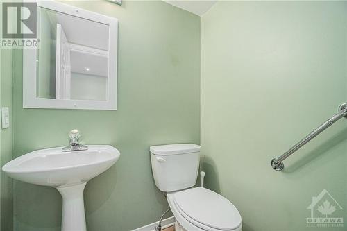 7 Festive Private, Ottawa, ON - Indoor Photo Showing Bathroom