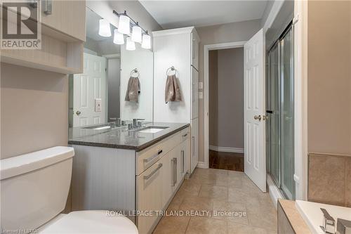 45 Village Gate Crescent, Thames Centre (Dorchester), ON - Indoor Photo Showing Bathroom