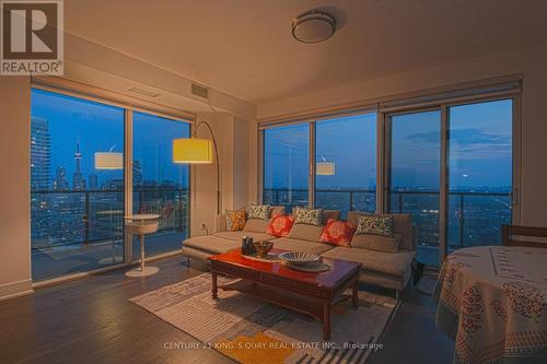 3503 - 955 Bay Street, Toronto (Bay Street Corridor), ON - Indoor Photo Showing Living Room