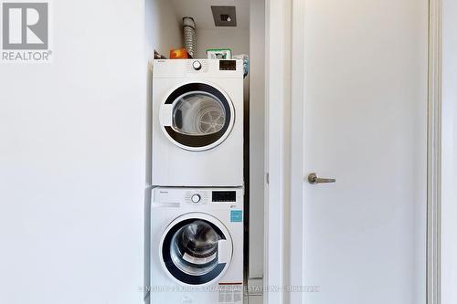 3503 - 955 Bay Street, Toronto (Bay Street Corridor), ON - Indoor Photo Showing Laundry Room