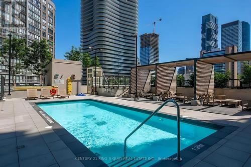 3503 - 955 Bay Street, Toronto (Bay Street Corridor), ON - Outdoor With In Ground Pool