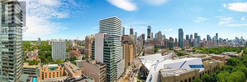 902 - 206 Bloor Street W, Toronto (Annex), ON - Outdoor With Facade