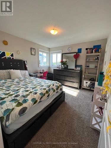 Upper - 2528 Holbrook Drive, London, ON - Indoor Photo Showing Bedroom