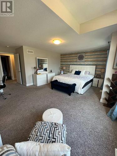 Upper - 2528 Holbrook Drive, London, ON - Indoor Photo Showing Bedroom